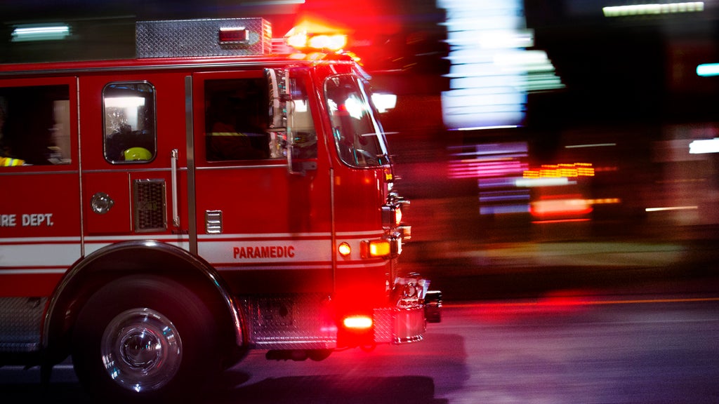 Crews battle structure fire in Victoria neighborhood, city officials say — WCCO / CBS Minnesota, Apple Valley Community news