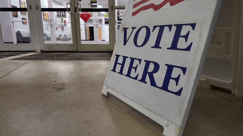 More than 200K Minnesotans have cast their ballots in midterm election — WCCO / CBS Minnesota, Apple Valley Community news