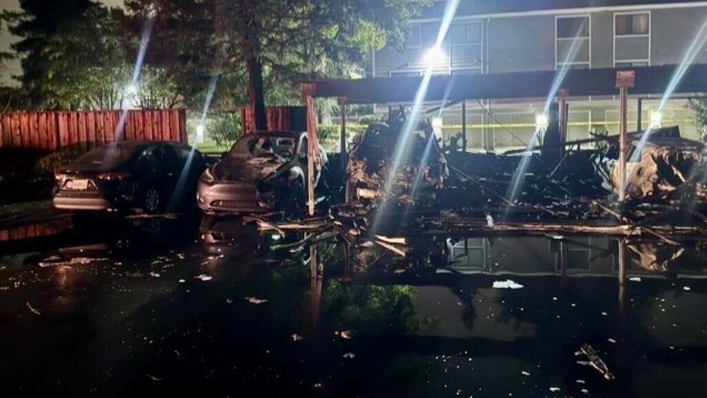 Overnight fire at San Jose housing complex damages more than 20 vehicles, carport — CBS Bay Area (KPIX), Apple Valley Community news
