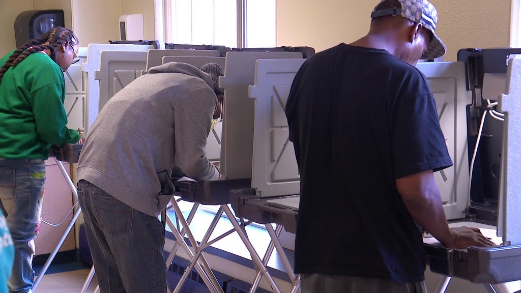 Catholic Charities helps Minnesota's unhoused vote ahead of midterms — WCCO / CBS Minnesota, Apple Valley Sports news