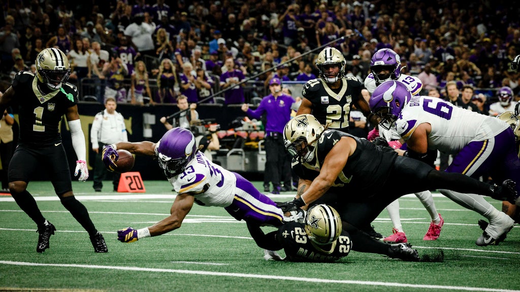Jefferson, Jones, Murray all produce to help the unbeaten Vikings top Saints 23-13 โ WCCO / CBS Minnesota, Apple Valley Sports news