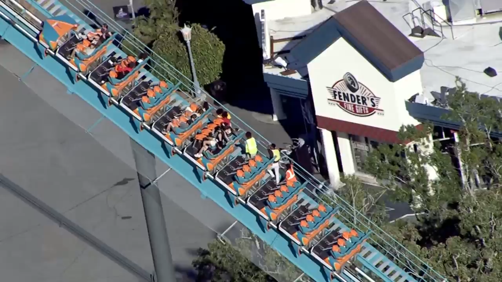 Man dies in fall from Six Flags Over Georgia roller coaster, several injured, police and witnesses say — WCCO / CBS Minnesota, Apple Valley Real Estate news