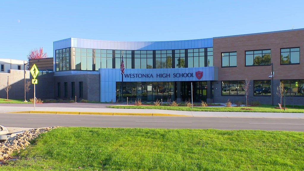 Westonka schools develop AI policymaking group to prepare for evolving technology — WCCO / CBS Minnesota, Apple Valley Technology news