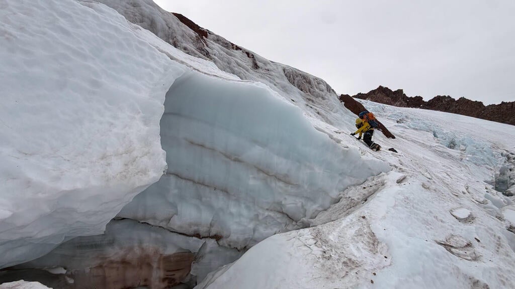 Florida man injured climbing California's Mount Shasta rescued after 2 nights in freezing temps — CBS Bay Area (KPIX), Apple Valley Health news