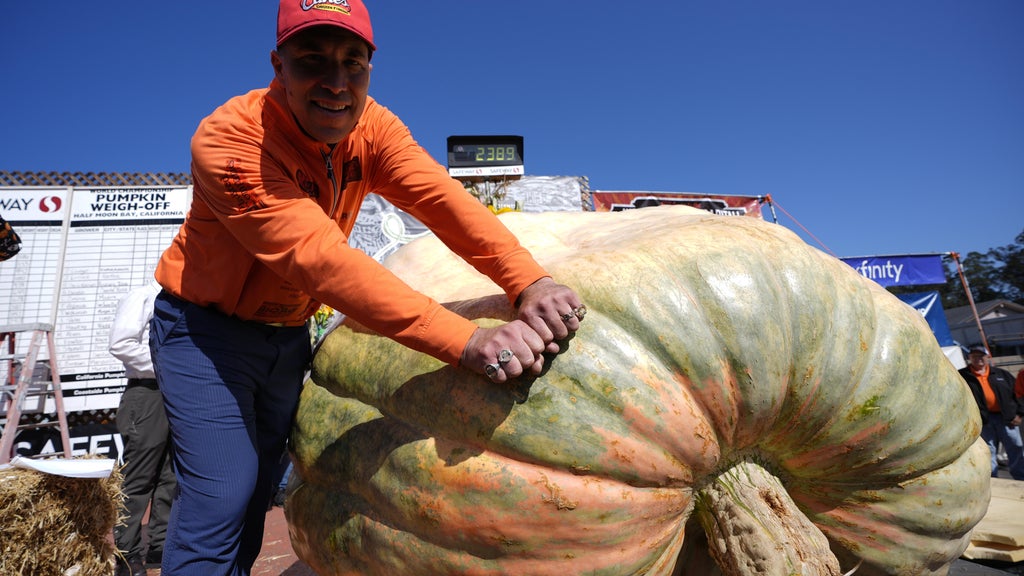 Anoka County pumpkin grower wins California title for 5th time in 7 years — WCCO / CBS Minnesota, Apple Valley Arts news