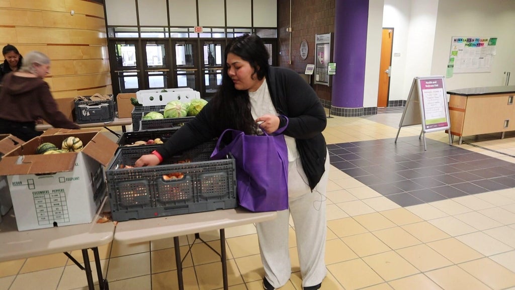 Food shelf visits surge across Minnesota as inflation pressures students and workers — WCCO / CBS Minnesota, Apple Valley Schools news