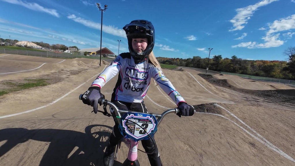 Woodbury BMX world champion continues to outpace competition at 14 — WCCO / CBS Minnesota, Apple Valley Schools news