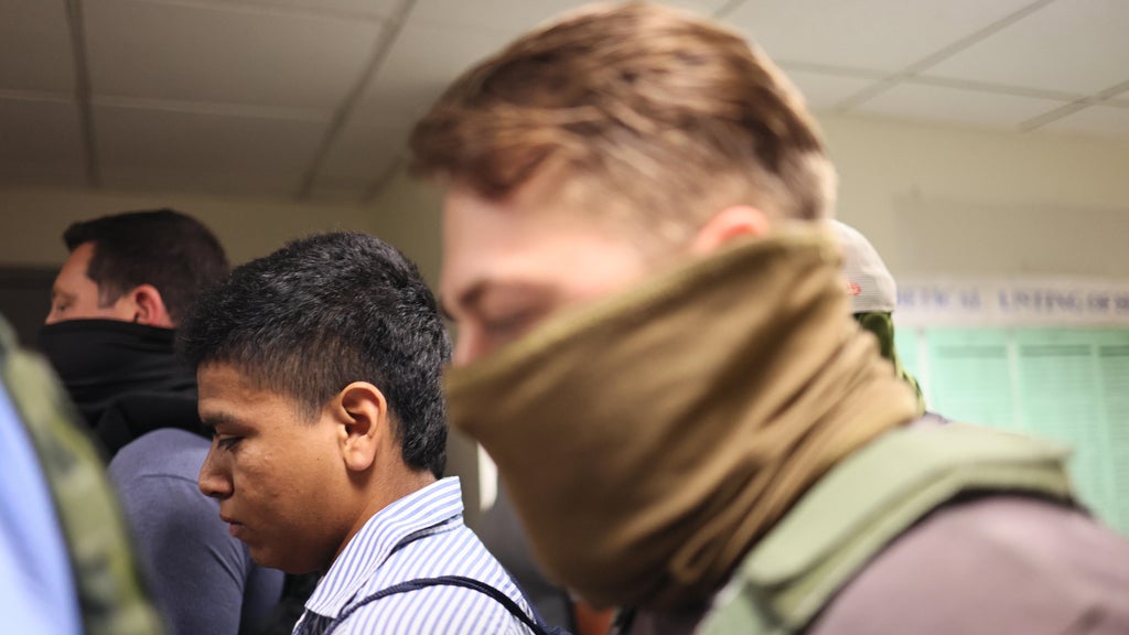 DOJ sues St. Paul and Portland, Oregon, over mask and ID requirements for federal officers — WCCO / CBS Minnesota, Apple Valley Government news