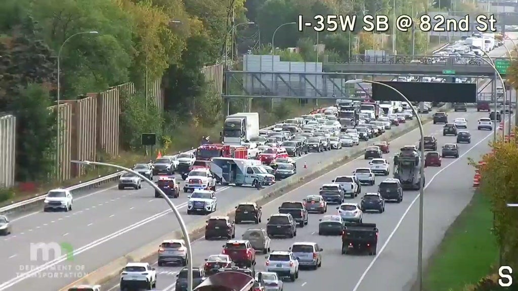 3 drivers injured in crash on Interstate 35W in Bloomington, state patrol says — WCCO / CBS Minnesota, Apple Valley Health news
