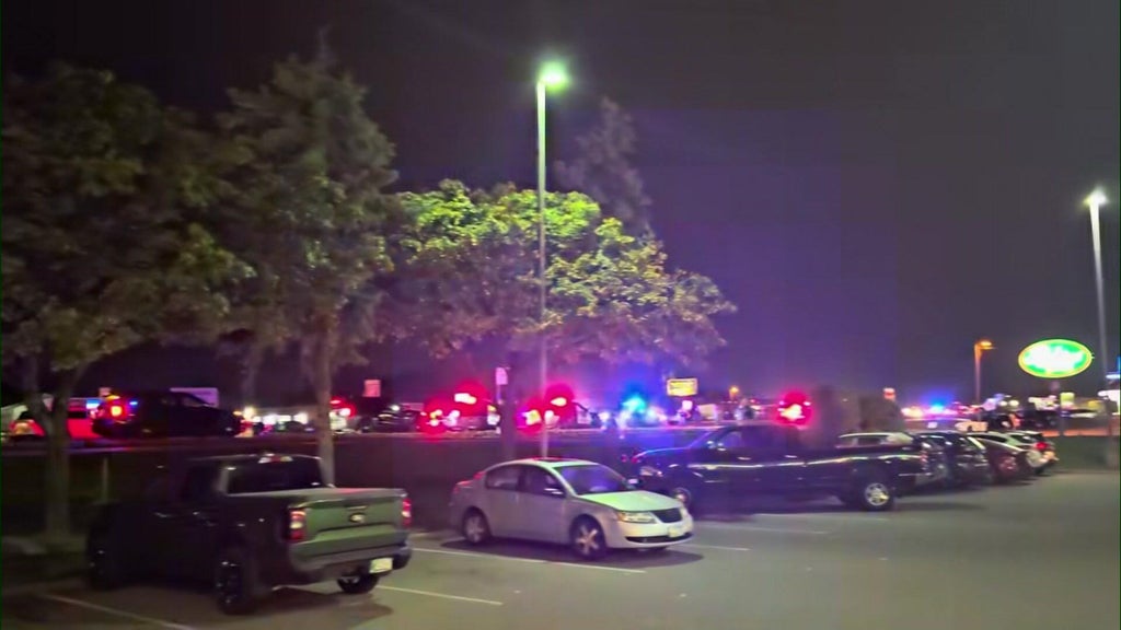 Police respond to Osseo High School after several fights break out at end of football game — WCCO / CBS Minnesota, Apple Valley Schools news