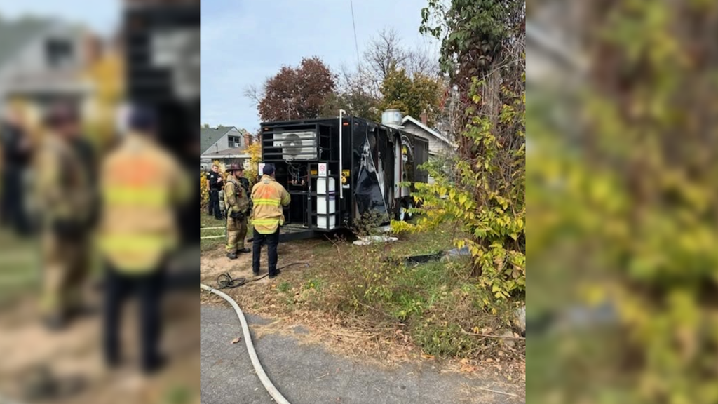 3 adults hospitalized after fire at food truck on St. Paul's east side — WCCO / CBS Minnesota, Apple Valley Dining news