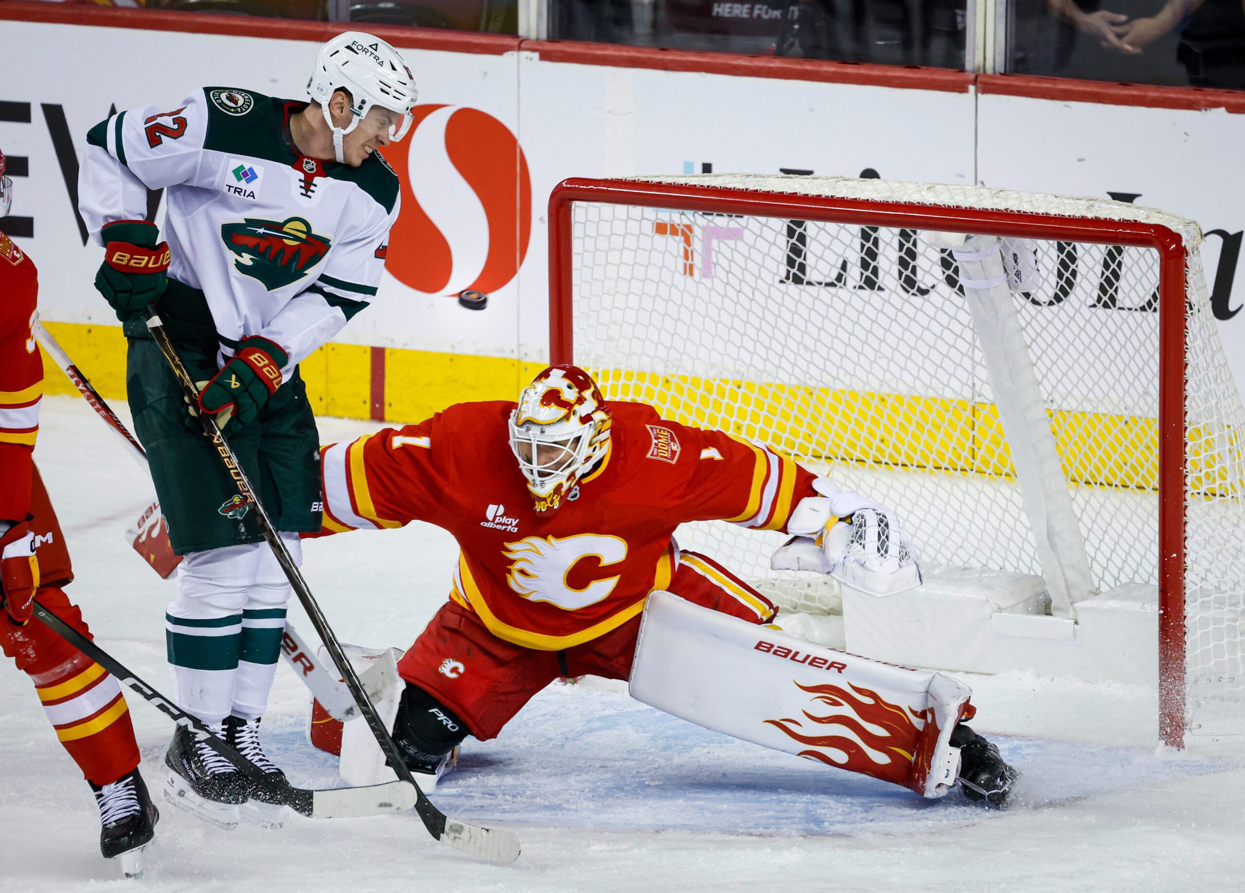 Cooley makes 36 saves in the Flames’ 2-1 victory over the Wild — KSTP 5, Apple Valley Sports news
