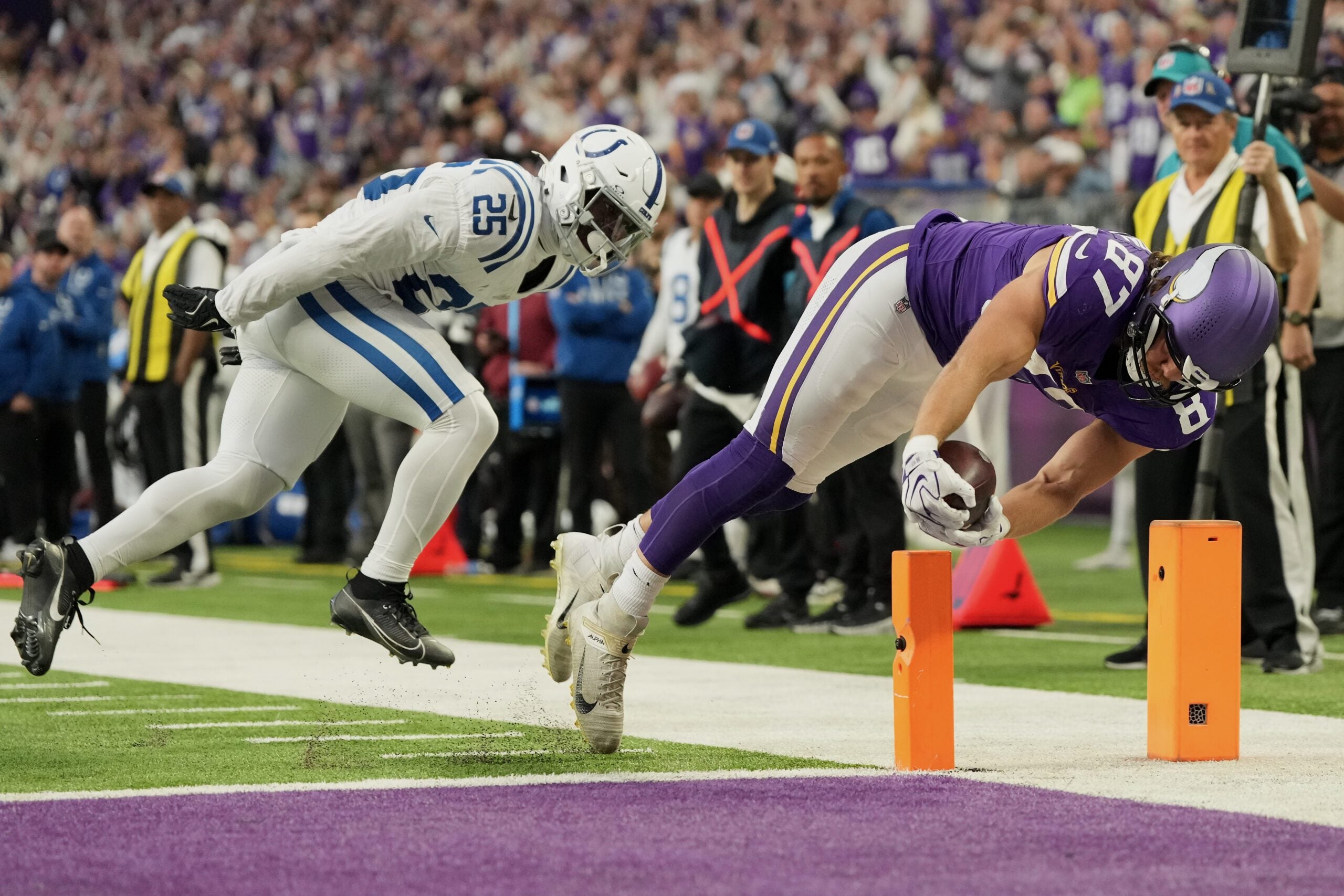 Vikings defense clamps down on Daniel Jones and the Colts for a 16-10 victory to stay undefeated — KSTP 5, Apple Valley Arts news
