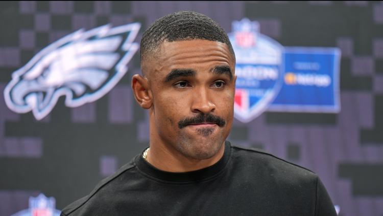 Eagles QB Jalen Hurts sidelined indefinitely with blood clots that could cost him the season — KARE 11 Sports, Apple Valley Sports news