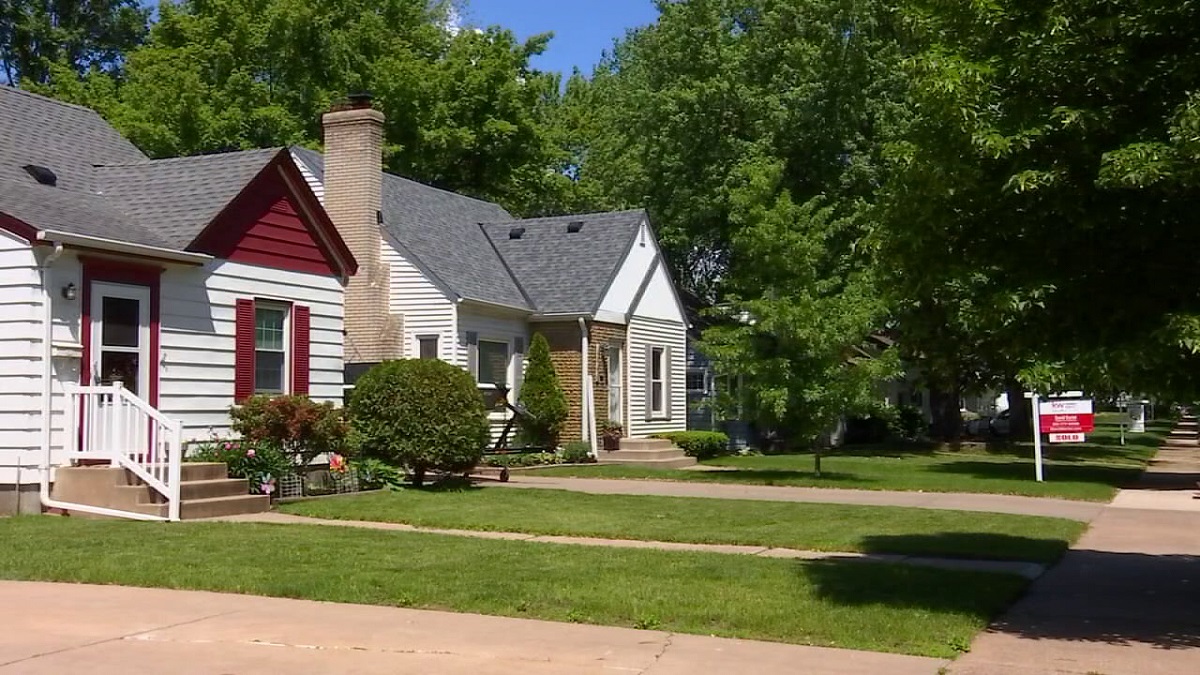 US pending home sales sink near 12-year low as rates top 7%: Report — FOX 9, Apple Valley Real Estate news