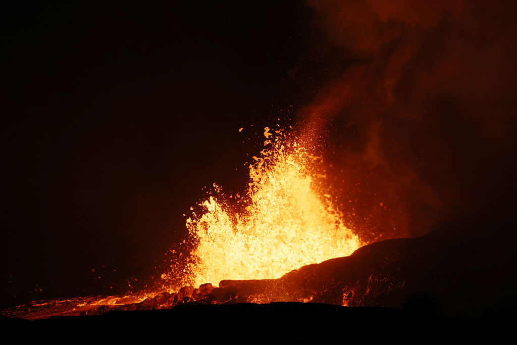Kīlauea volcano activity prompts trail closures at popular Hawaii national park — FOX 9, Apple Valley Schools news