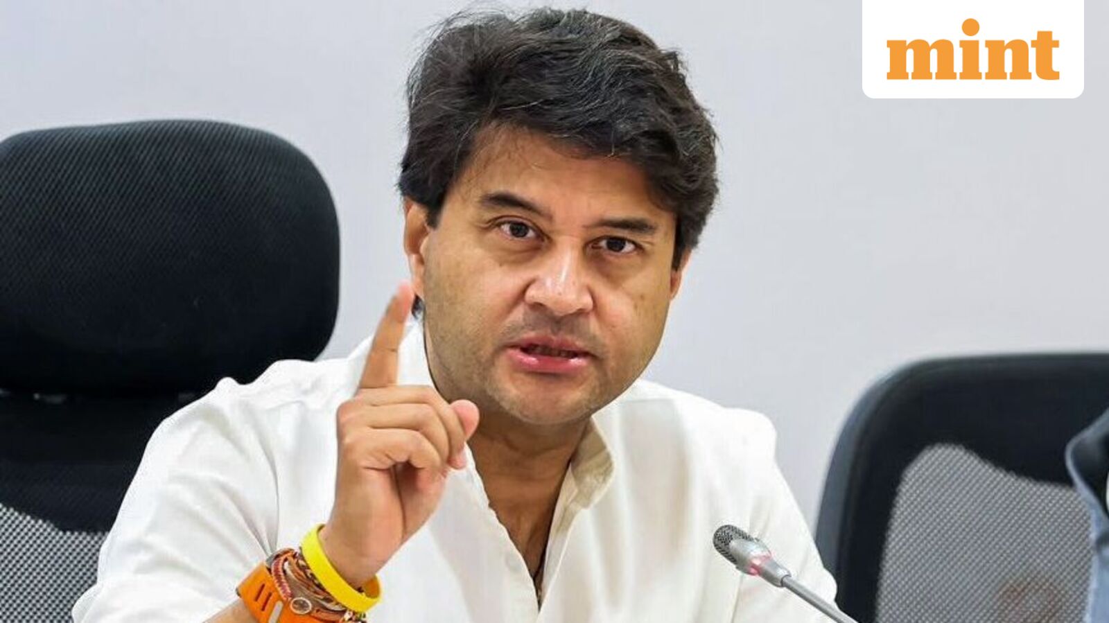 Scindia says satcom security clearance rests with Home Ministry, denies bias — Mint India, Apple Valley Technology news